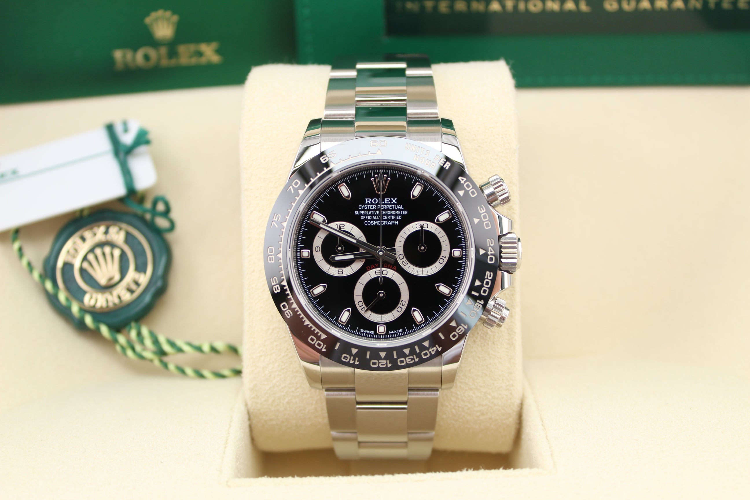 Black ceramic rolex daytona best sale