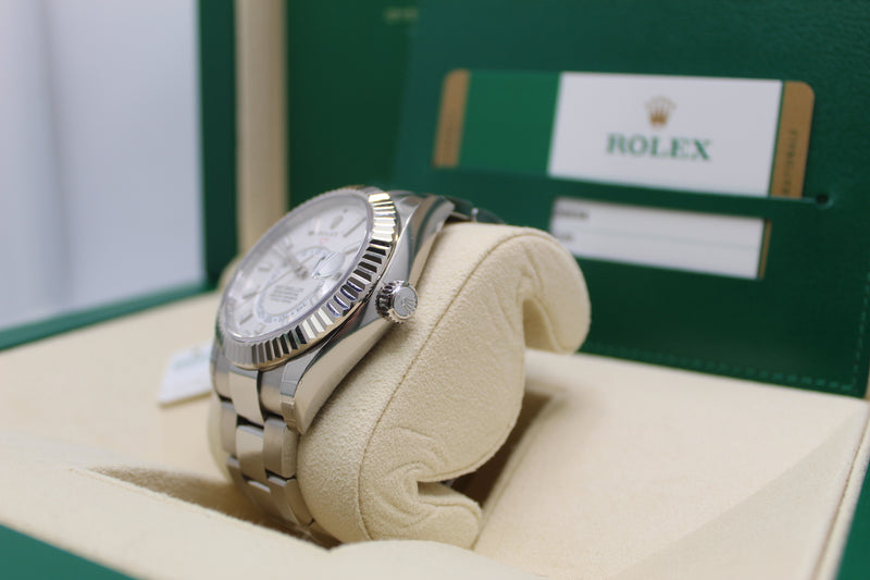 Rolex Sky-Dweller , 42mm, White Dial - 326934 - 2017 - Unworn