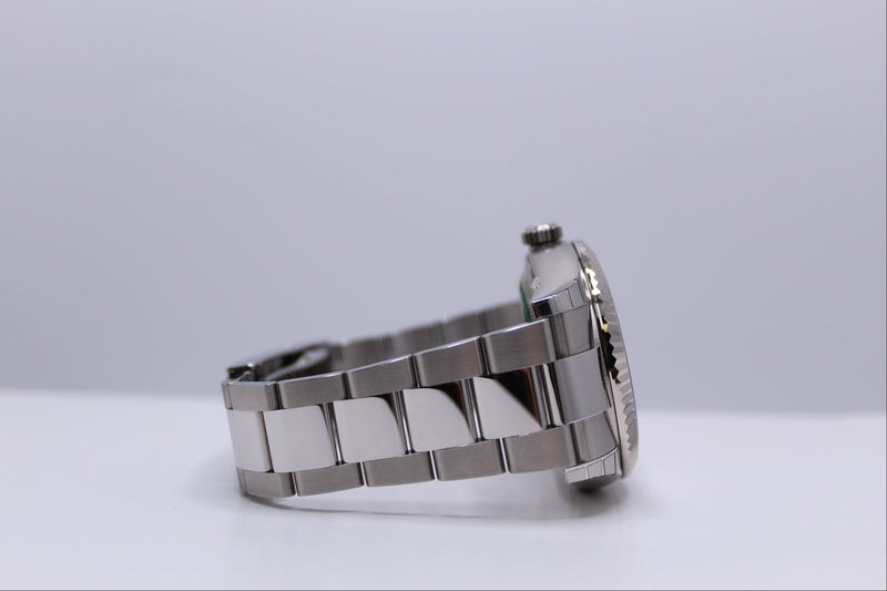 Rolex Sky-Dweller , 42mm, White Dial - 326934 - 2017 - Unworn