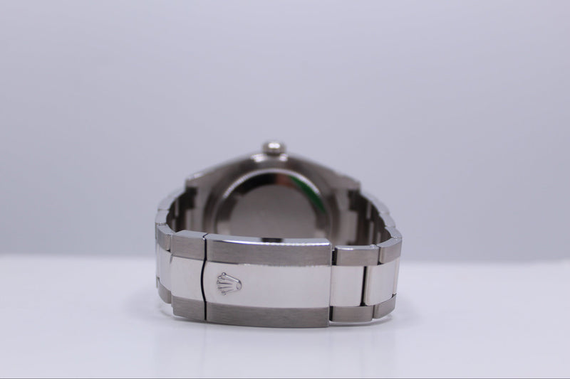 Rolex Sky-Dweller , 42mm, White Dial - 326934 - 2017 - Unworn